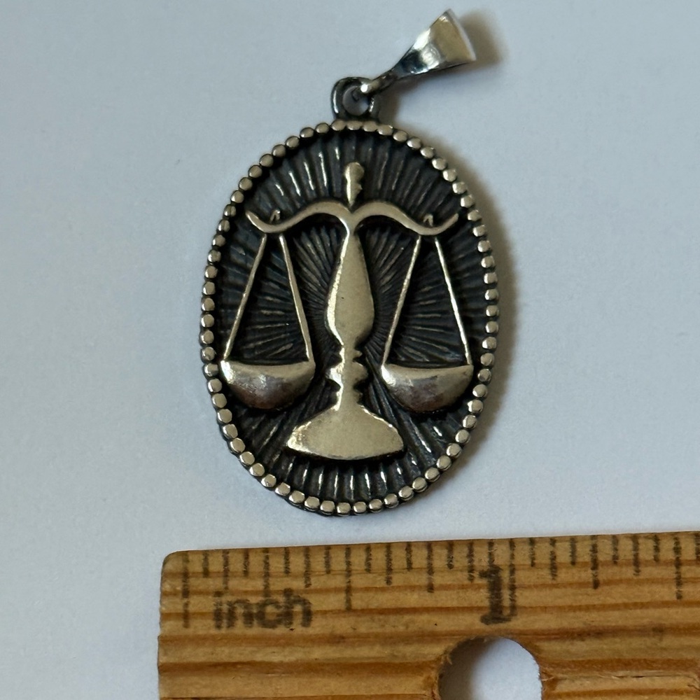 āļø 925 Silver scale pendant for libra september october month horoscope sign - Picture 3 of 4
